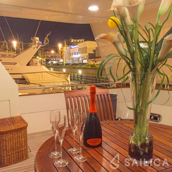Falcon 76 - Yacht Charter Sailica