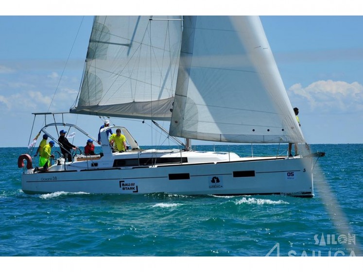Oceanis 38 - Yacht Charter Sailica