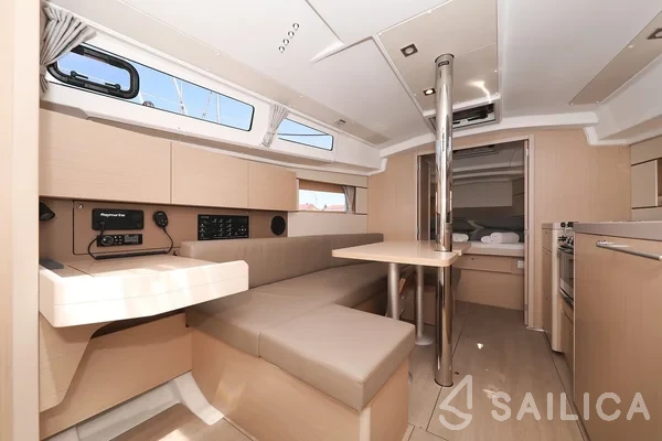 Oceanis 35.1 - Yacht Charter Sailica