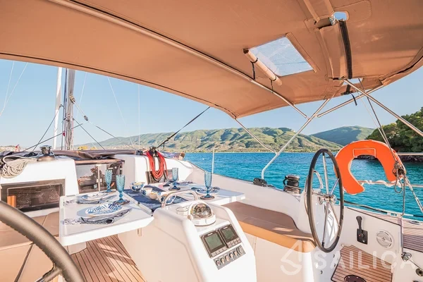 Sun Odyssey 410 - Yacht Charter Sailica