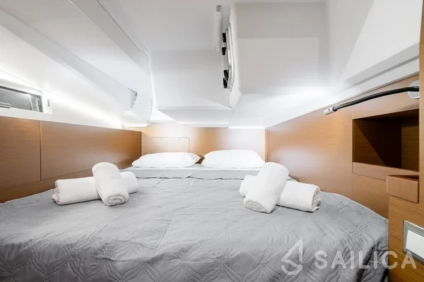 Sun Odyssey 490 - Yacht Charter Sailica
