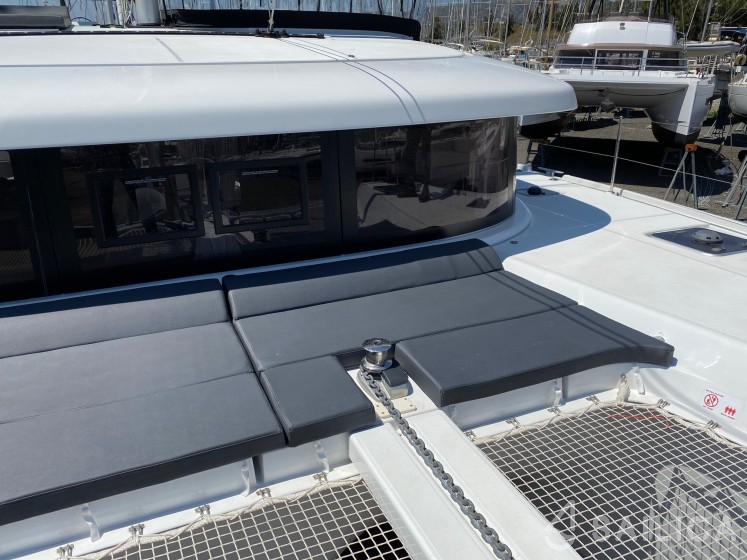 Lagoon 42 - Yacht Charter Sailica