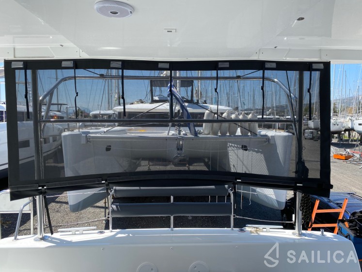 Lagoon 42 - Yacht Charter Sailica