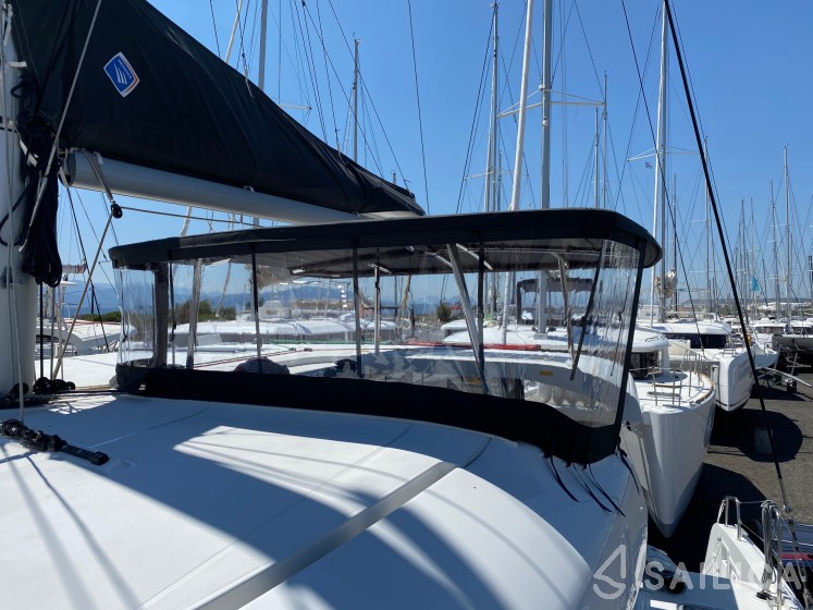 Lagoon 42 - Yacht Charter Sailica
