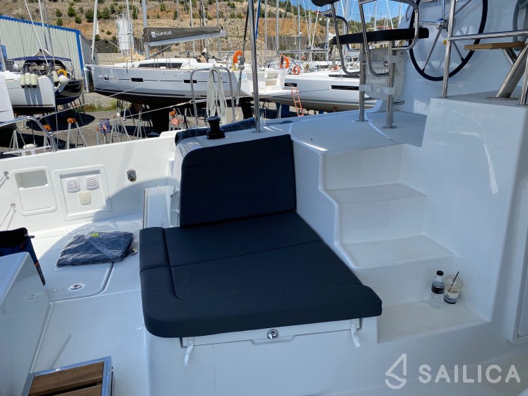 Lagoon 42 - Yacht Charter Sailica