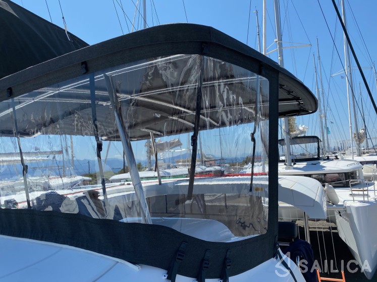 Lagoon 42 - Yacht Charter Sailica