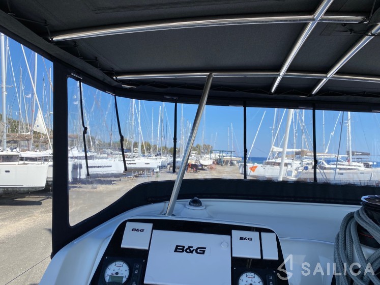 Lagoon 42 - Yacht Charter Sailica