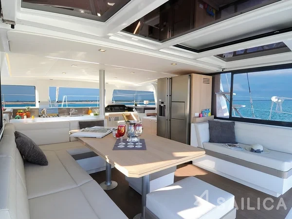 Bali 4.3 - Yacht Charter Sailica