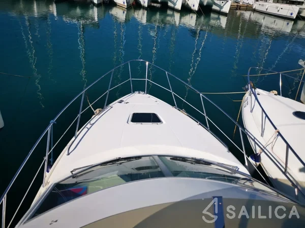 Sealine F34 - Yacht Charter Sailica