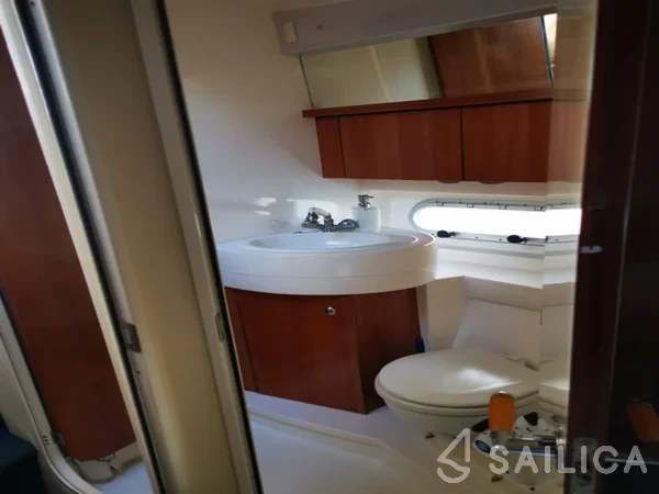 Sealine F34 - Yacht Charter Sailica