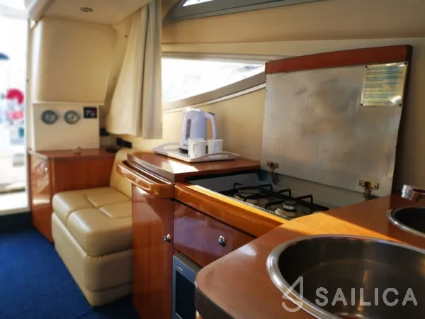 Sealine F34 - Yacht Charter Sailica