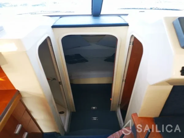 Sealine F34 - Yacht Charter Sailica