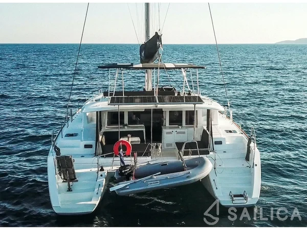 Lagoon 450  Flybridge - Yacht Charter Sailica