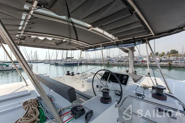 Lagoon 450  Flybridge - Yacht Charter Sailica