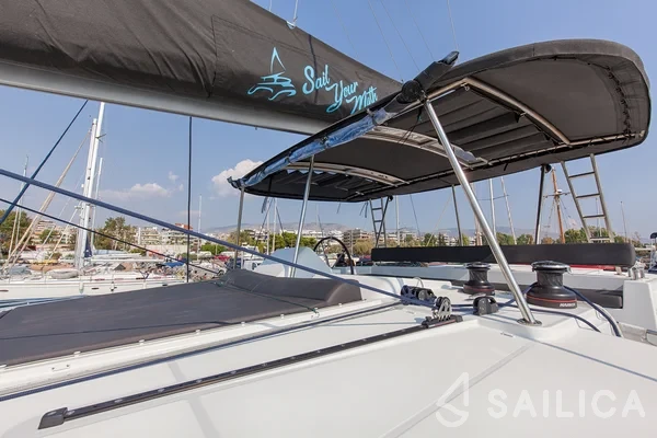 Lagoon 450  Flybridge - Yacht Charter Sailica