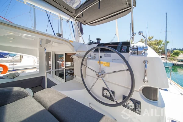 Lagoon 40 - Yacht Charter Sailica