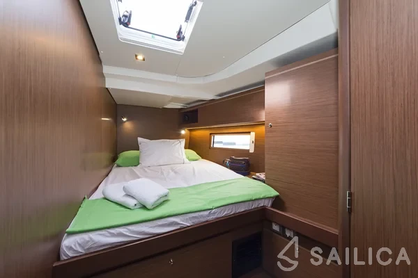 Oceanis 51.1 - Yacht Charter Sailica
