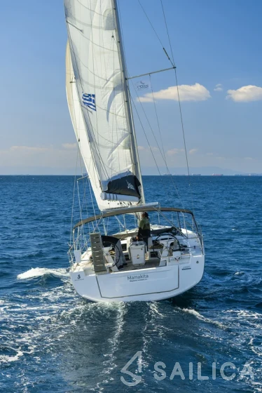 Oceanis 51.1 - Yacht Charter Sailica