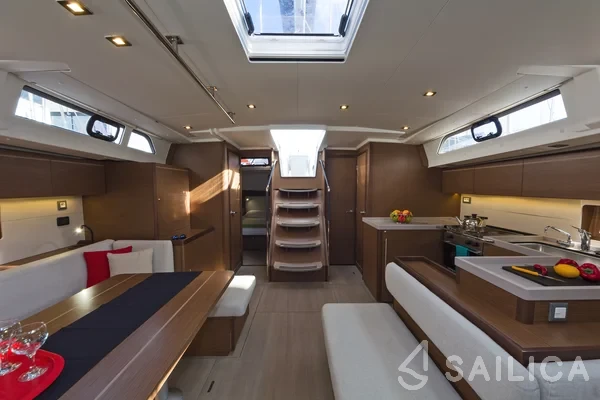 Oceanis 51.1 - Yacht Charter Sailica