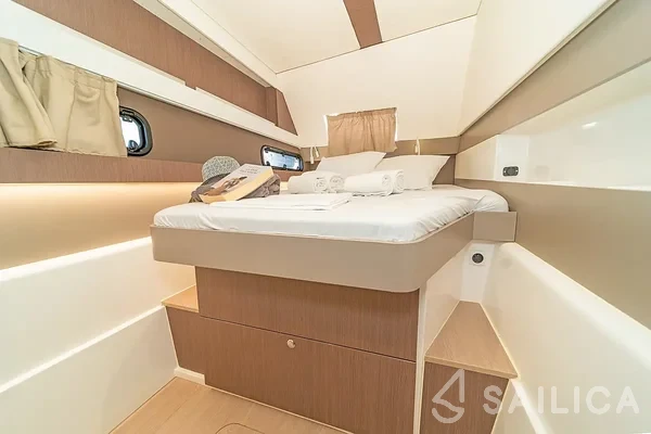 Bali 4.1 - Yacht Charter Sailica