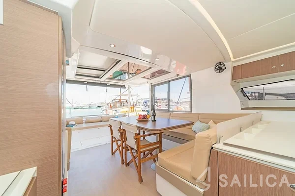 Bali 4.1 - Yacht Charter Sailica