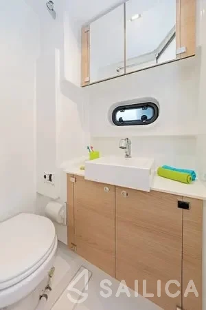 Bali 4.1 - Yacht Charter Sailica