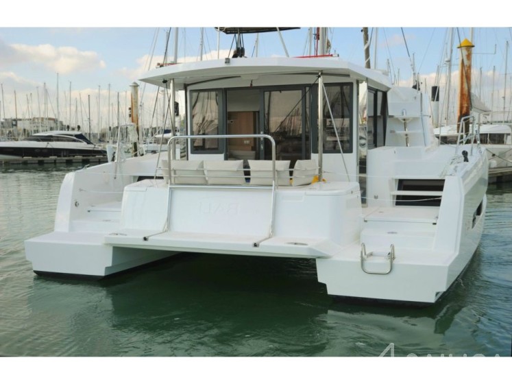 Bali 4.1 - Yacht Charter Sailica