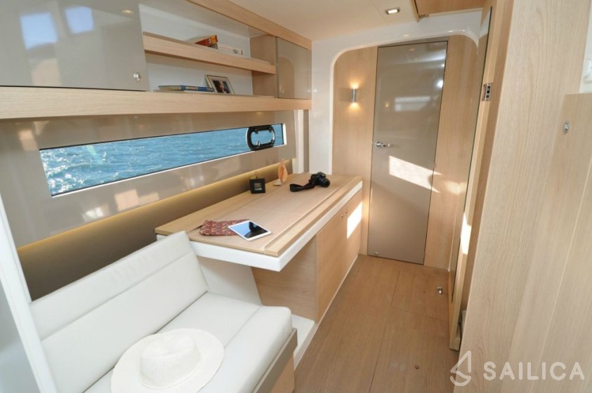 Bali 4.1 - Yacht Charter Sailica