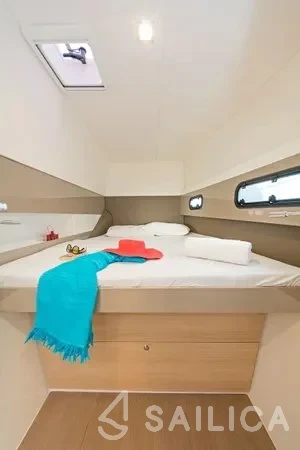 Bali 4.1 - Yacht Charter Sailica