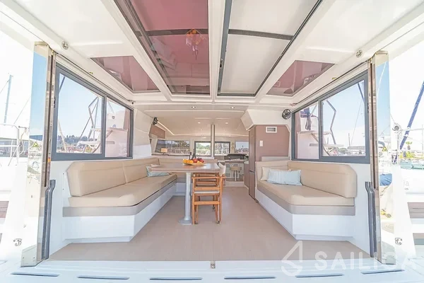 Bali 4.1 - Yacht Charter Sailica