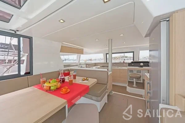 Bali 4.1 - Yacht Charter Sailica
