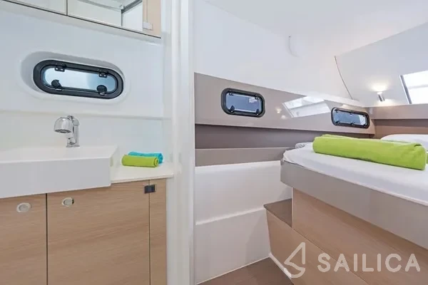 Bali 4.1 - Yacht Charter Sailica