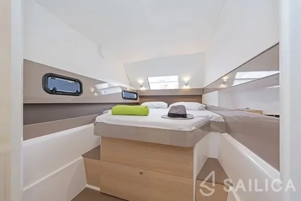 Bali 4.1 - Yacht Charter Sailica