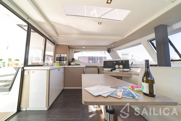 Lucia 40 - Yacht Charter Sailica