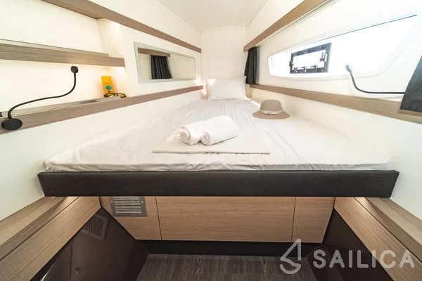 Lucia 40 - Yacht Charter Sailica