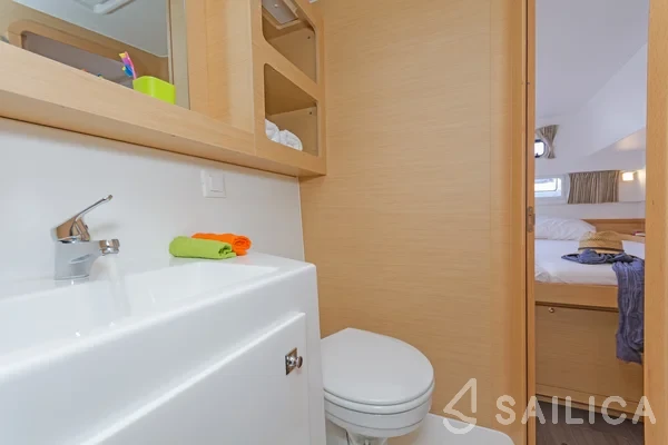 Lagoon 42 - Yacht Charter Sailica