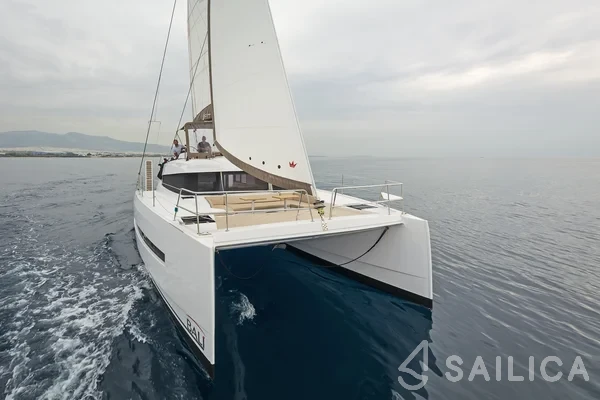 Bali 4.1 - Yacht Charter Sailica