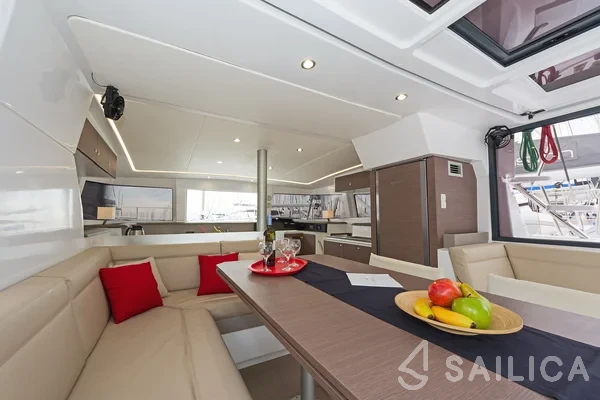 Bali 4.1 - Yacht Charter Sailica