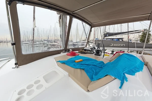 Bali 4.1 - Yacht Charter Sailica