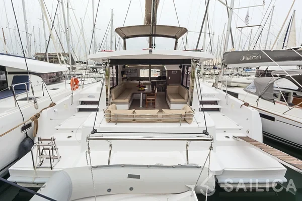 Bali 4.1 - Yacht Charter Sailica