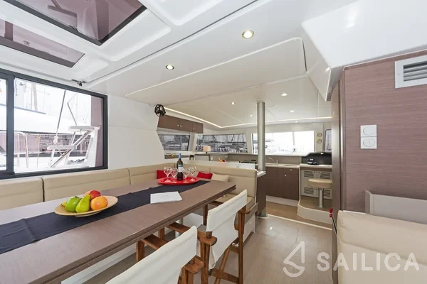 Bali 4.1 - Yacht Charter Sailica