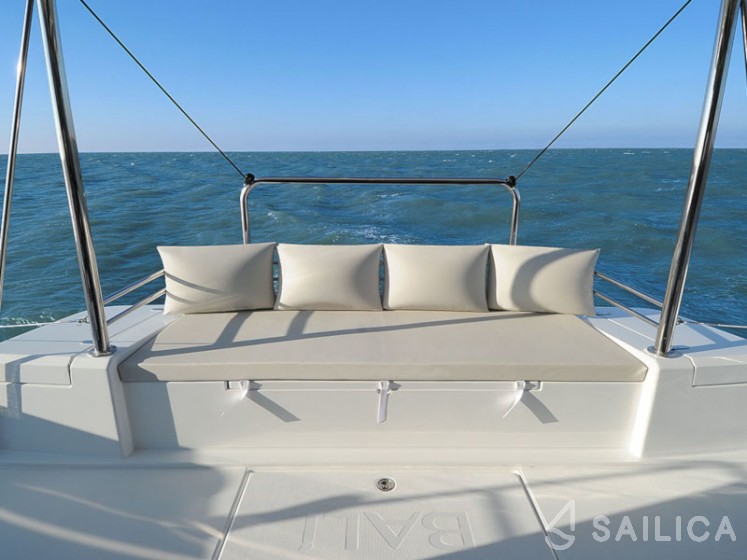Bali 4.1 - Yacht Charter Sailica