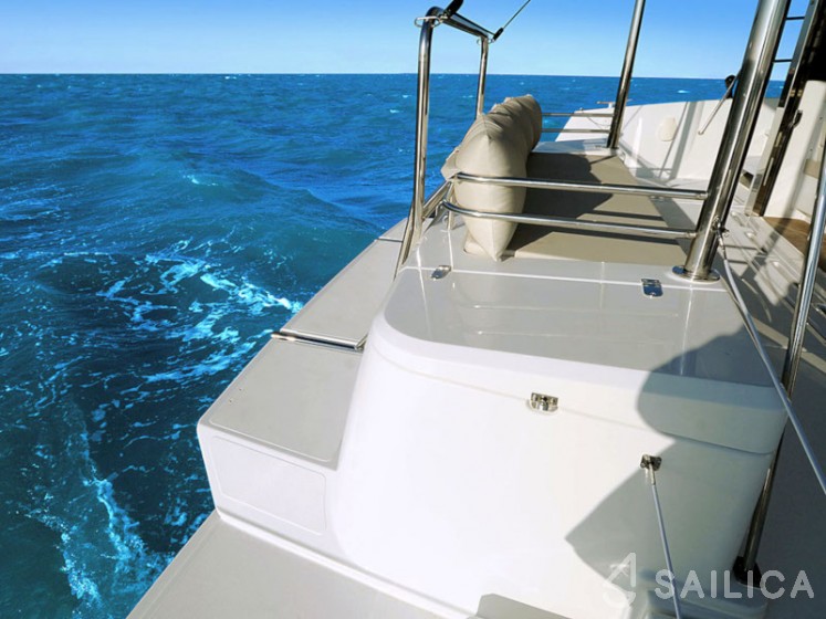 Bali 4.1 - Yacht Charter Sailica