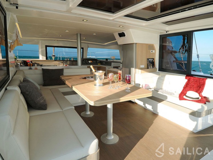 Bali 4.1 - Yacht Charter Sailica
