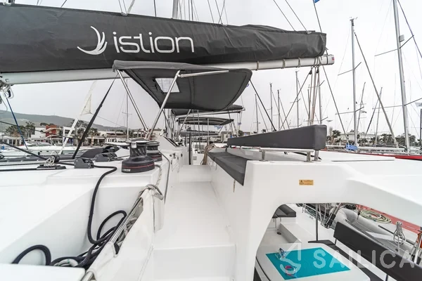 Lagoon 450  Flybridge - Yacht Charter Sailica