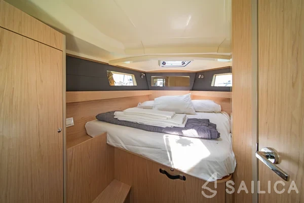 Oceanis 41.1 - Yacht Charter Sailica