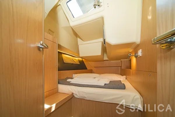 Oceanis 41.1 - Yacht Charter Sailica