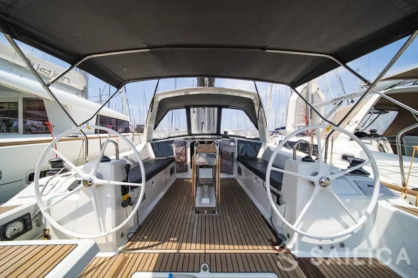 Oceanis 41.1 - Yacht Charter Sailica