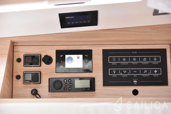 Oceanis 46.1 - Yacht Charter Sailica