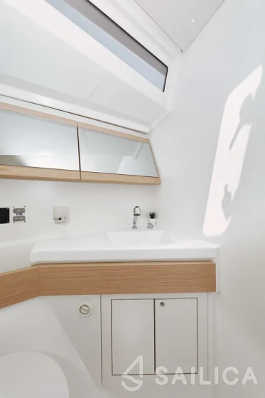 Oceanis 46.1 - Yacht Charter Sailica